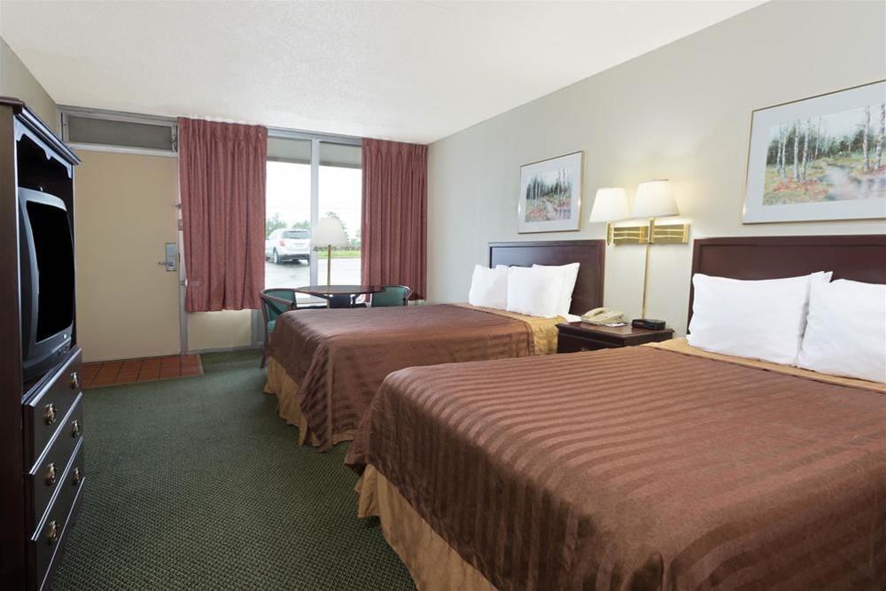 Travelodge Diamond Inn