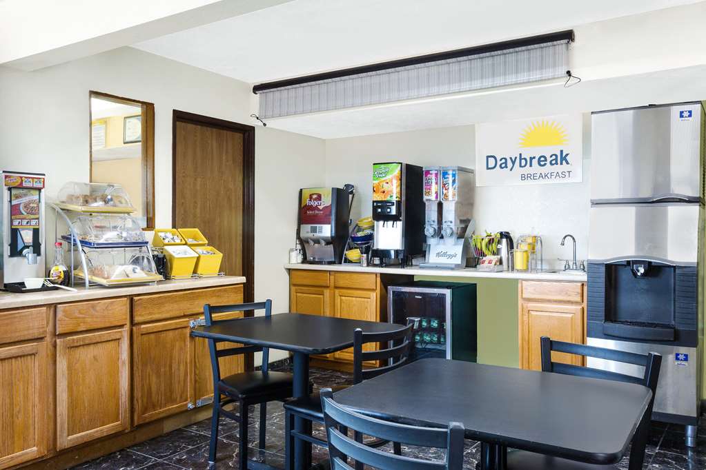 Days Inn by Wyndham Warrensburg