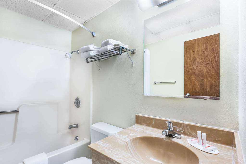 Days Inn by Wyndham Warrensburg