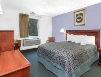 Days Inn by Wyndham Warrensburg