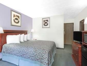 Days Inn by Wyndham Warrensburg