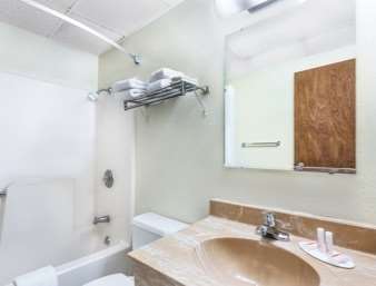 Days Inn by Wyndham Warrensburg