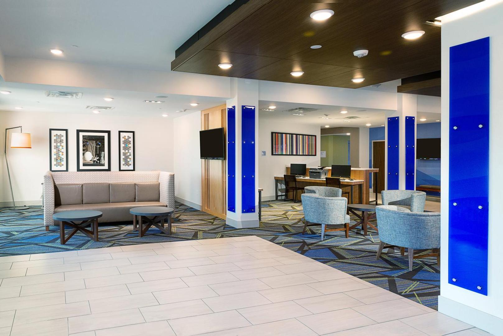 Holiday Inn Express & Suites Wentzville St Louis West