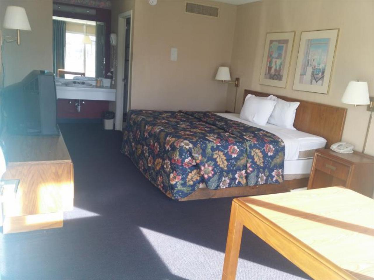 Ridge Crest Plaza Inn And Suites