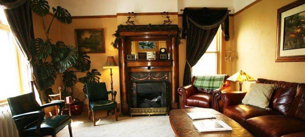 Hickory House Inn
