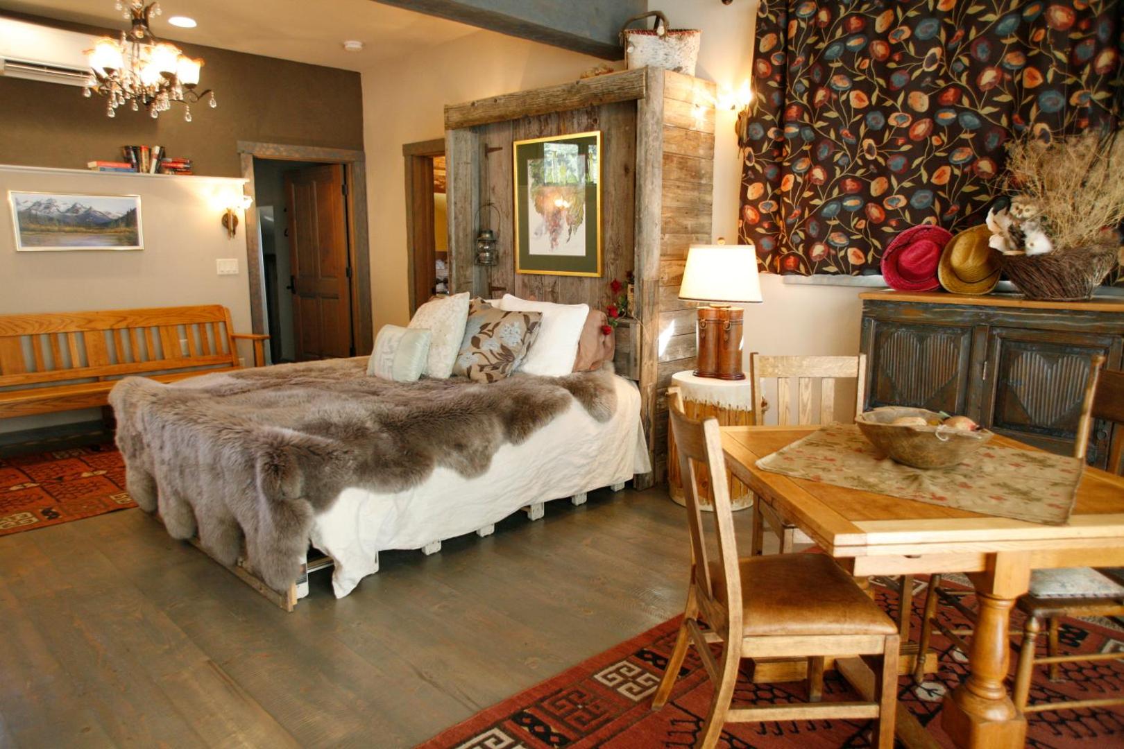 Swan River Inn