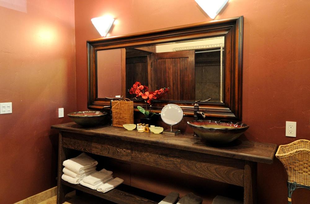 Swan River Inn