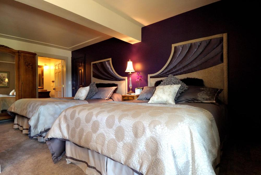 Swan River Inn