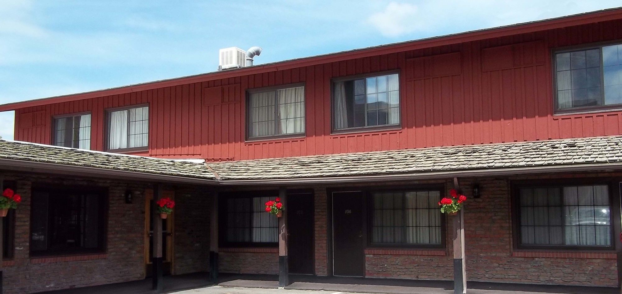 Dude Rancher Lodge
