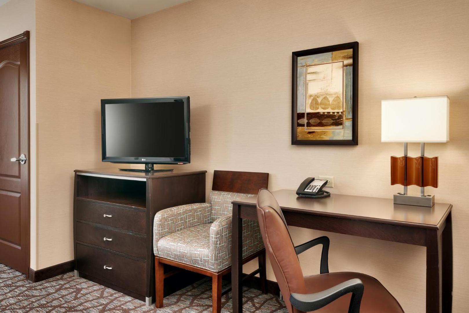 Holiday Inn Express & Suites Butte SE