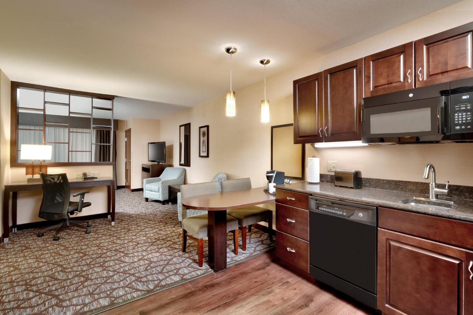 Holiday Inn Express & Suites Butte SE