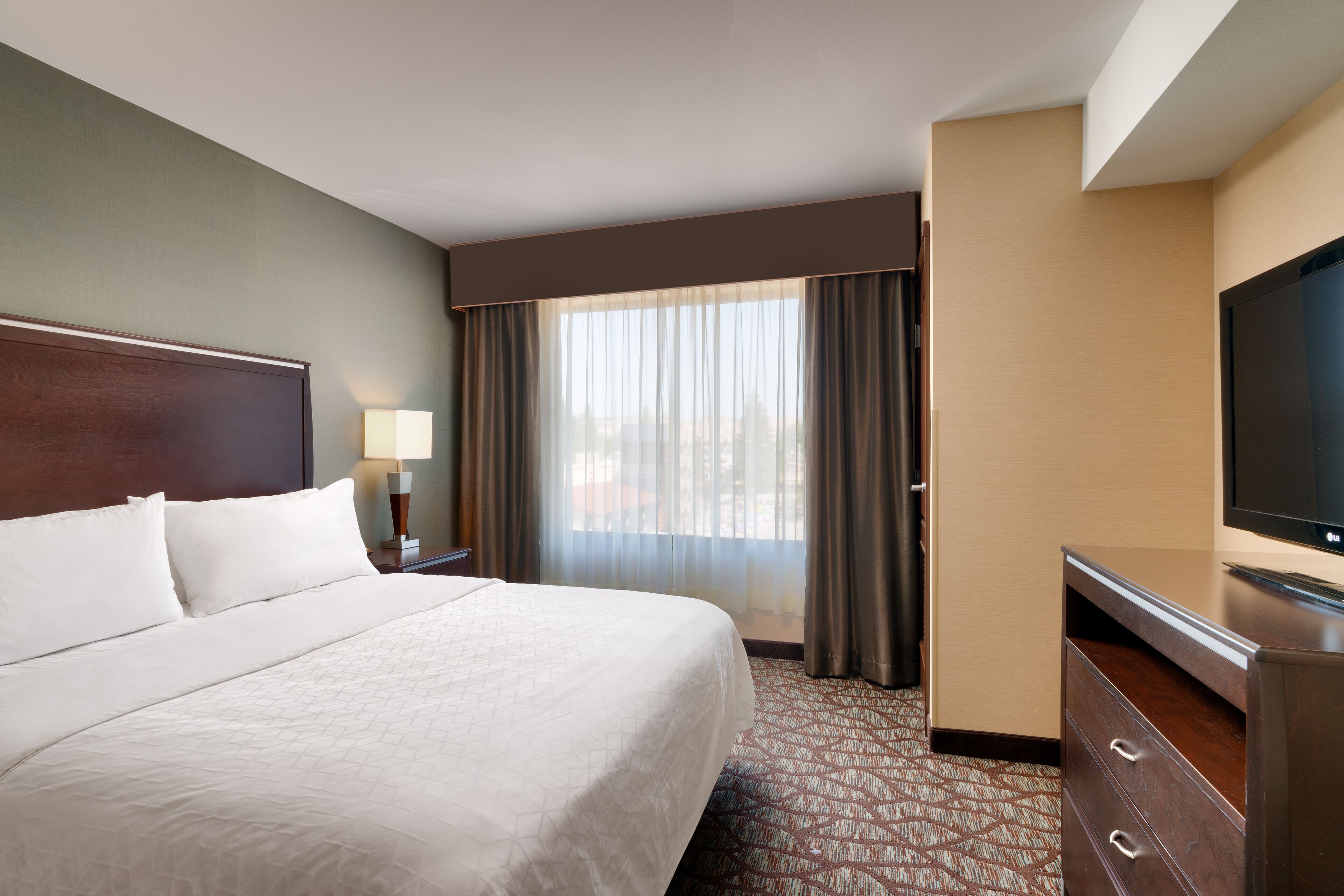 Holiday Inn Express & Suites Butte SE