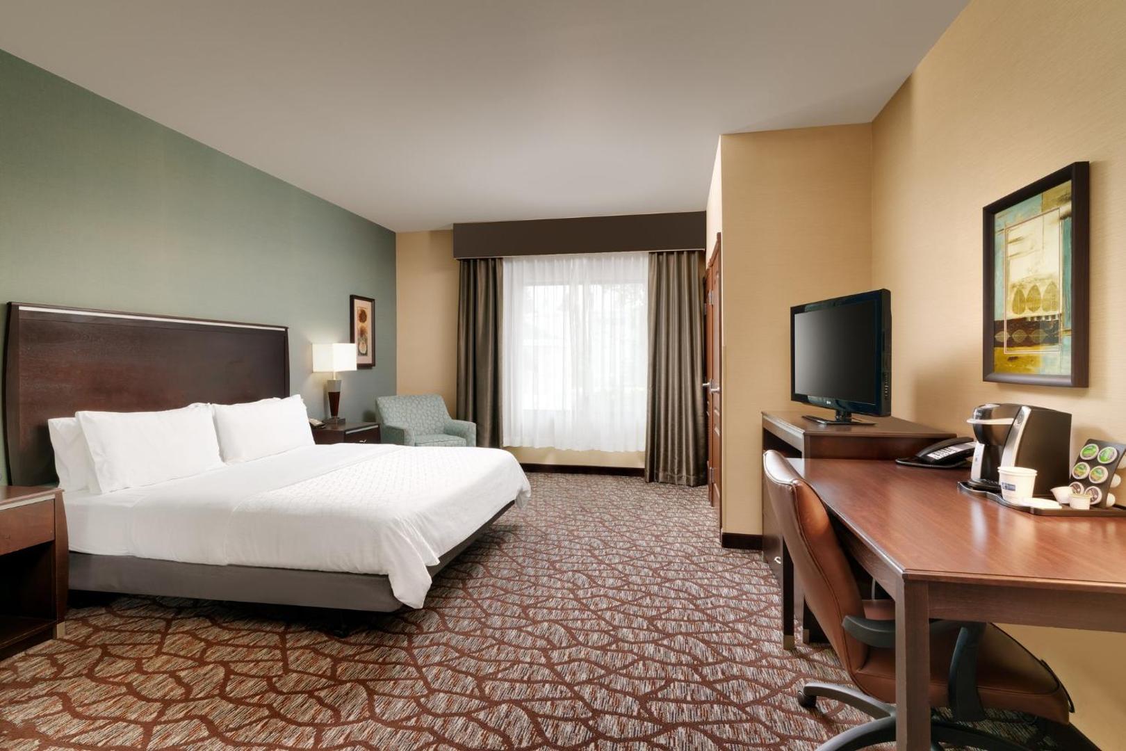 Holiday Inn Express & Suites Butte SE