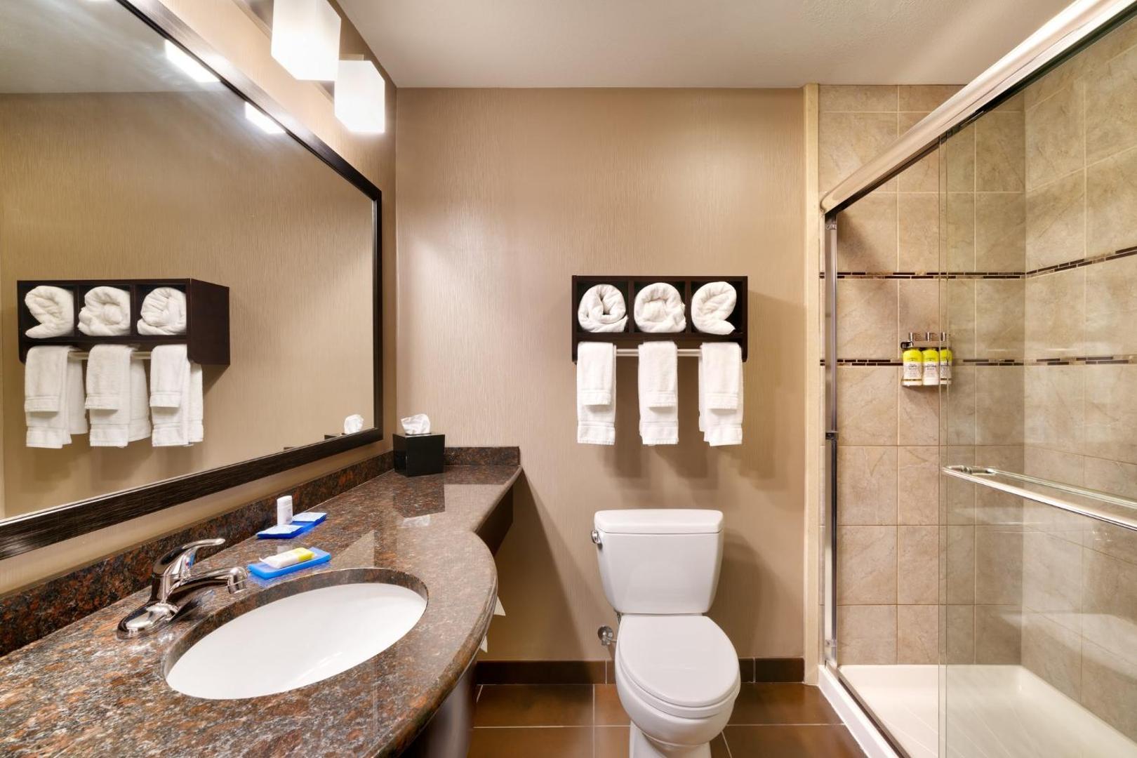 Holiday Inn Express & Suites Butte SE