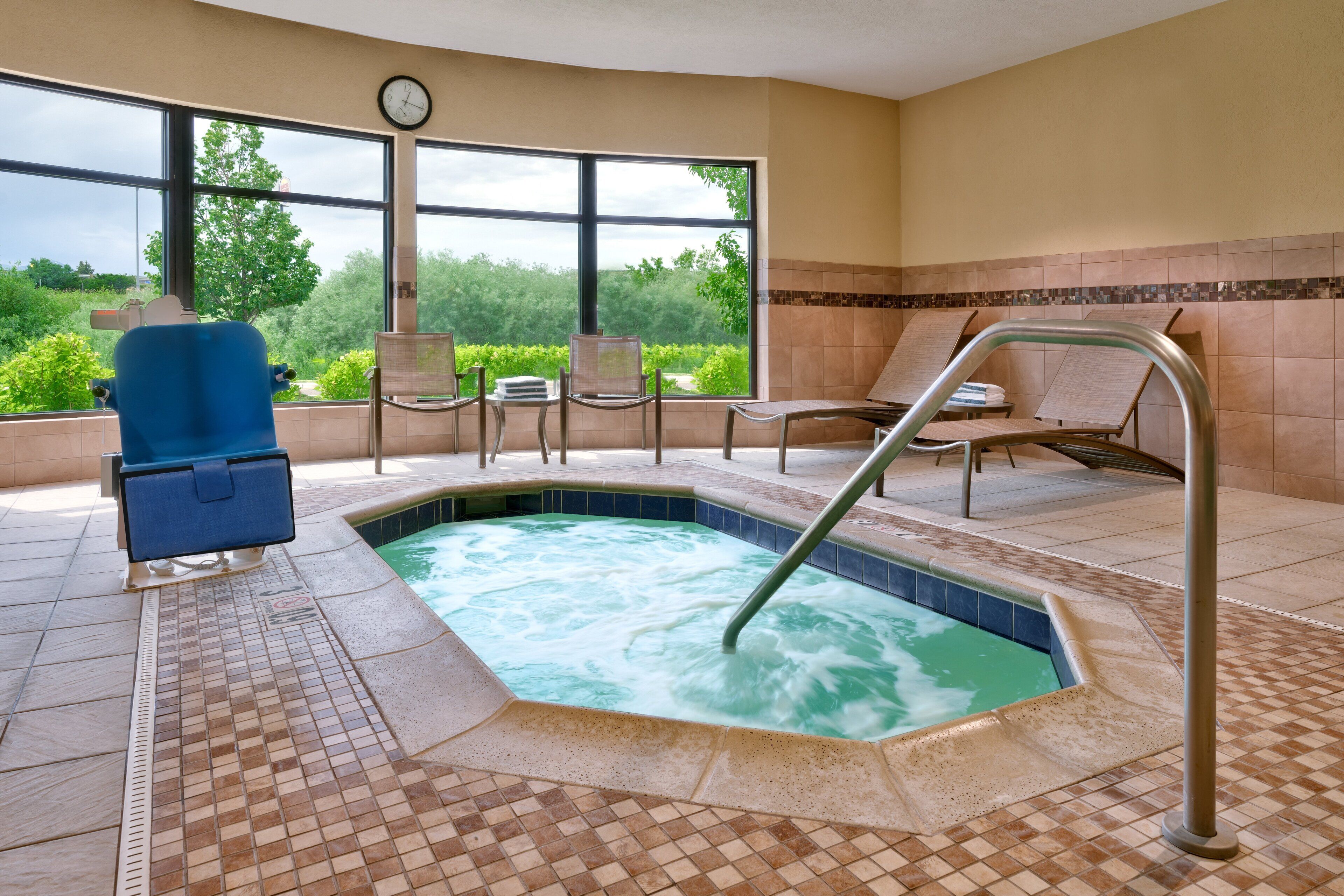 Holiday Inn Express & Suites Butte SE