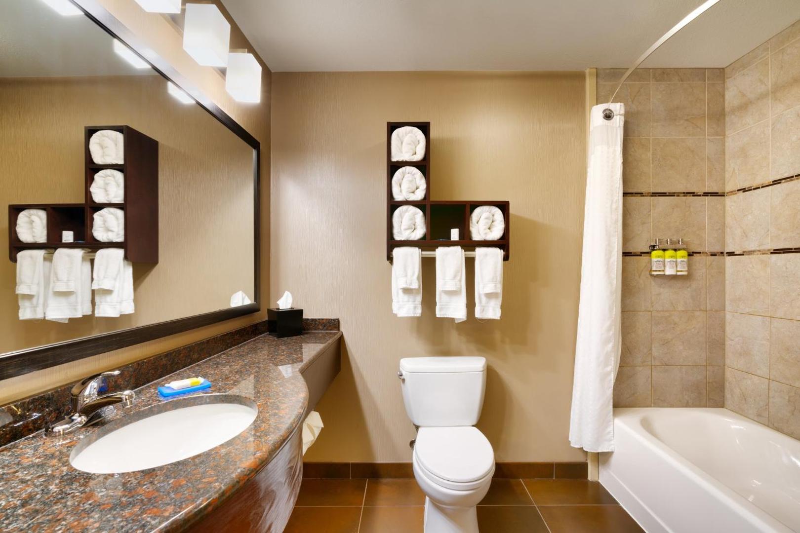 Holiday Inn Express & Suites Butte SE