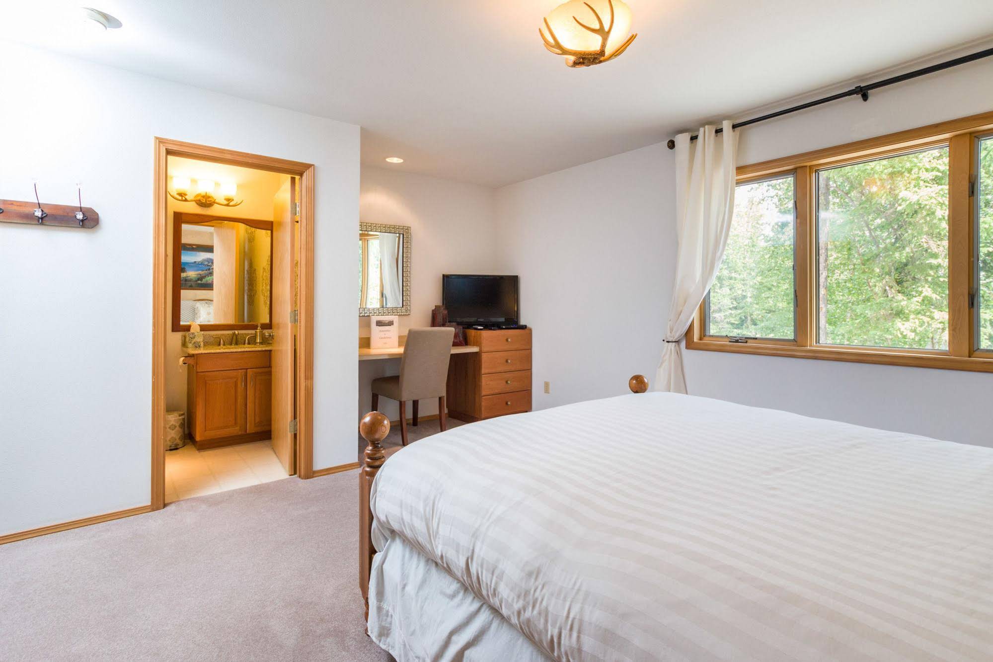Meadow Lake View Bed and Breakfast