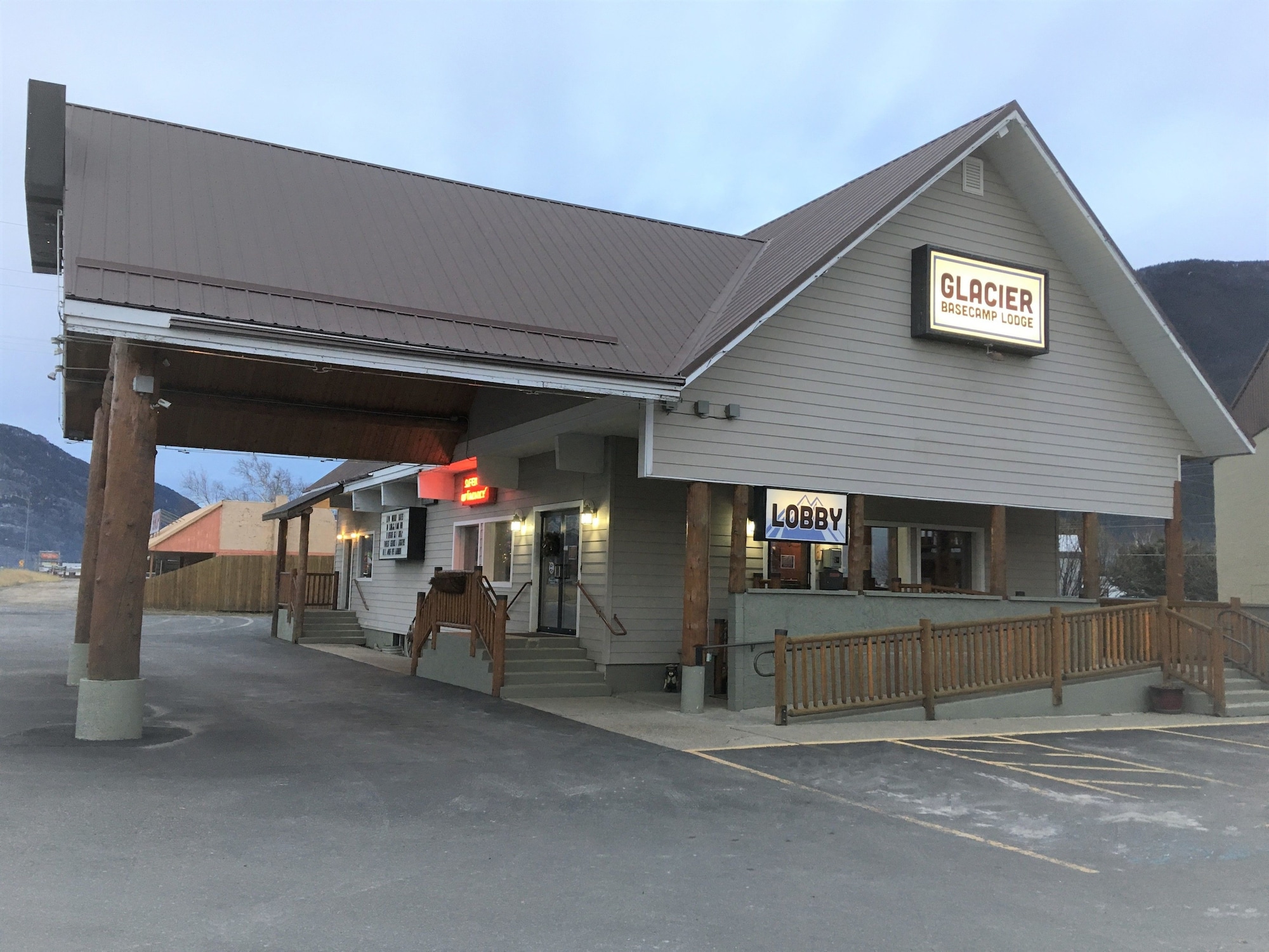 Western Inn Glacier Park