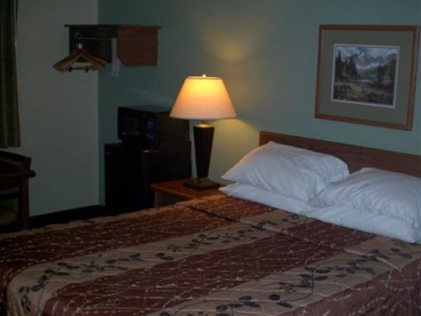 Super 8 by Wyndham Conrad