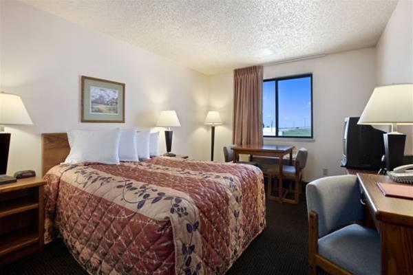 Super 8 by Wyndham Conrad