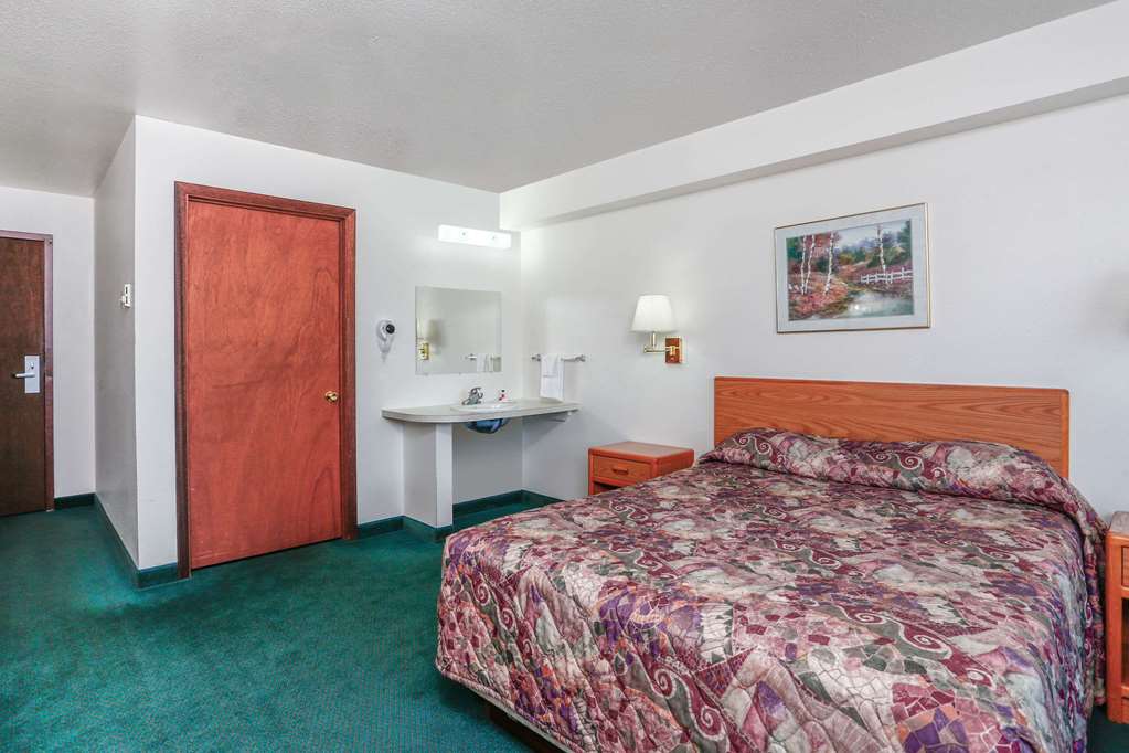 Travelodge by Wyndham Deer Lodge Montana