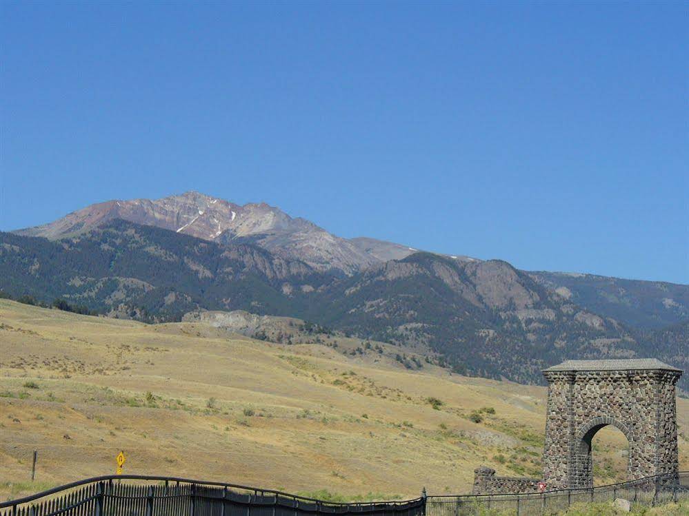 Yellowstone Condos & Suites