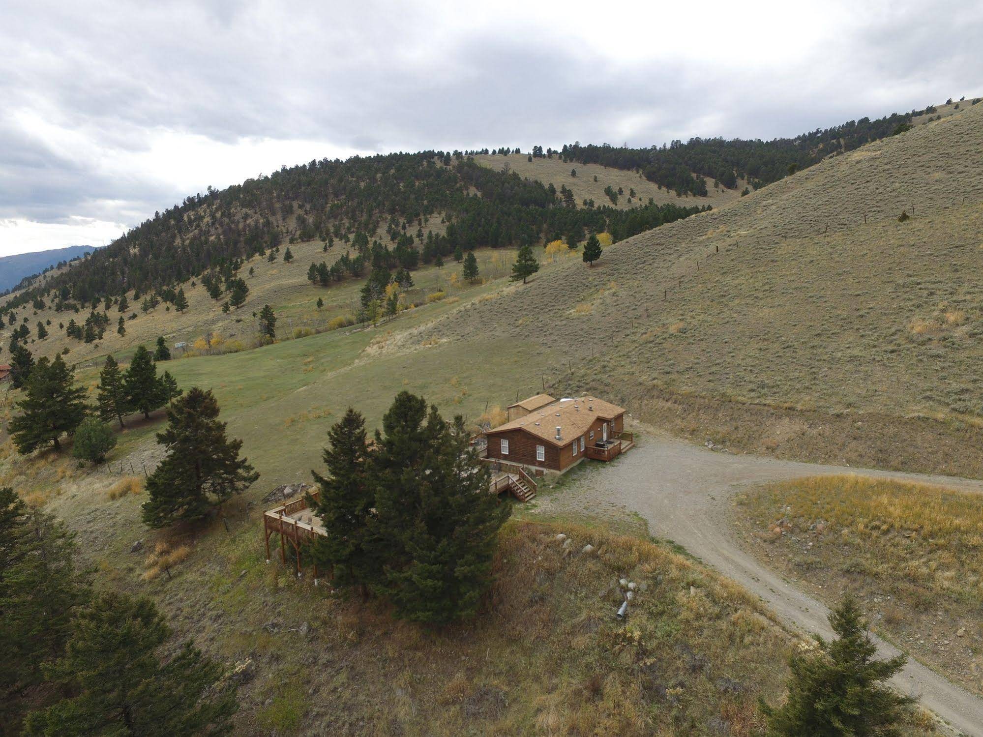 Yellowstone Mountain Cabins