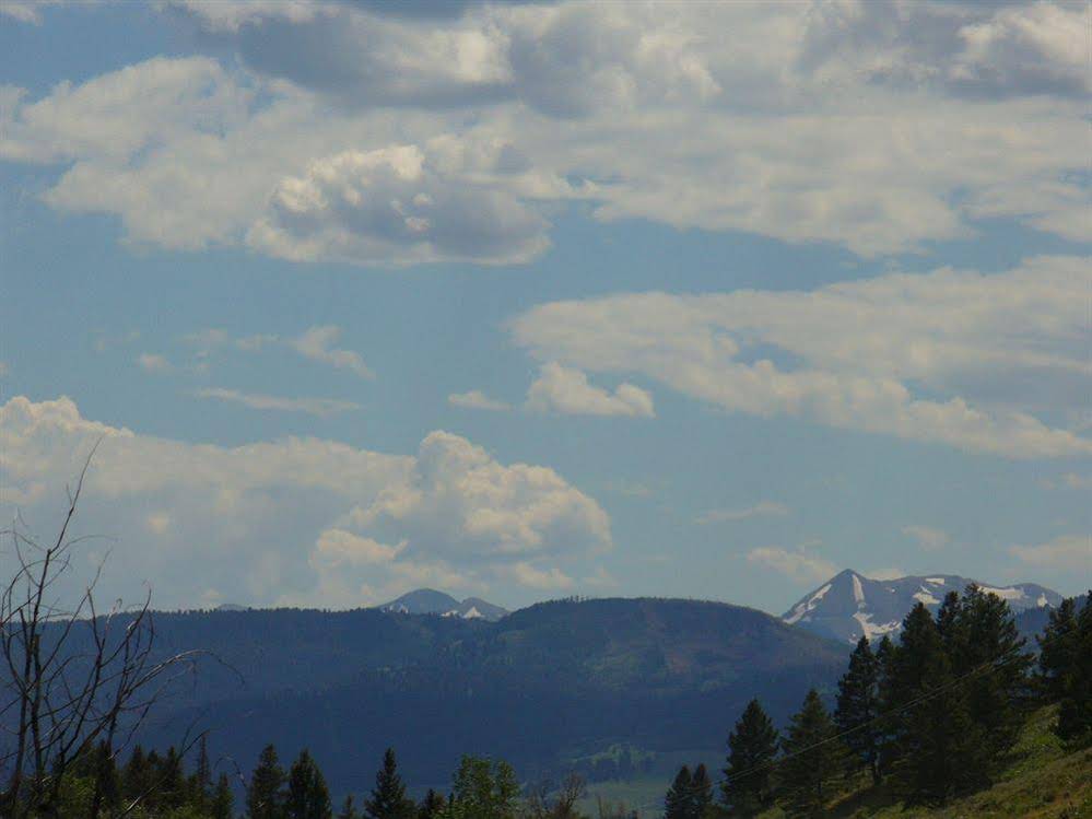 Yellowstone Mountain Cabins