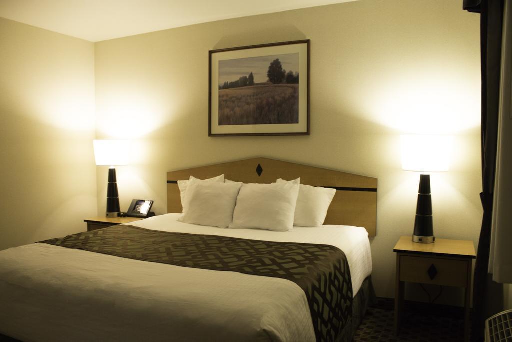 Crystal Inn Hotel & Suites Great Falls