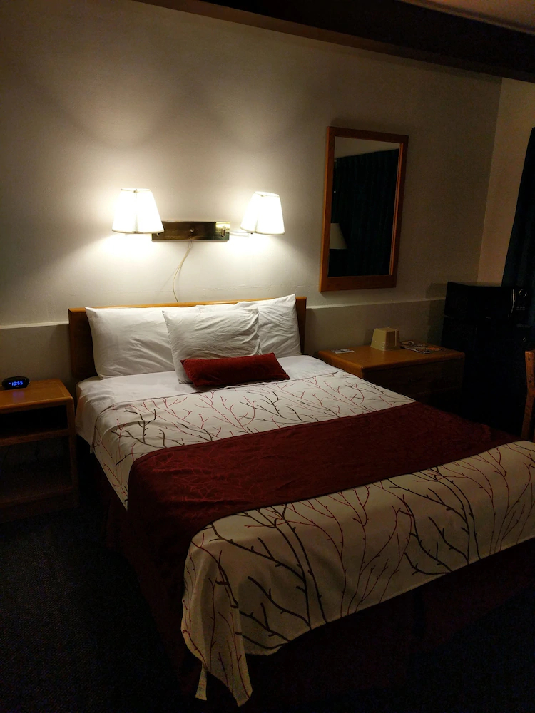 The Mid-Town Motel