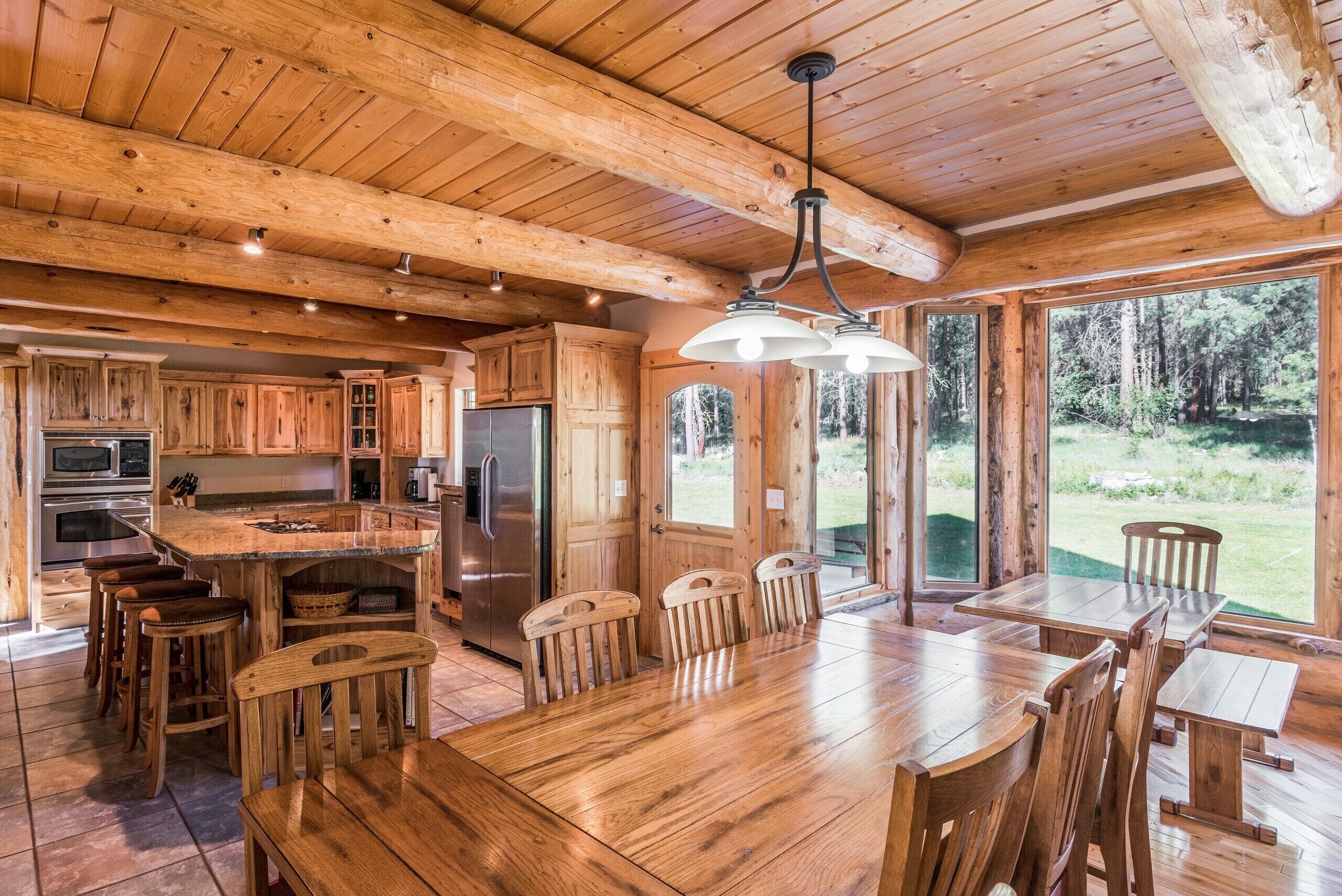 Pineview Lodge