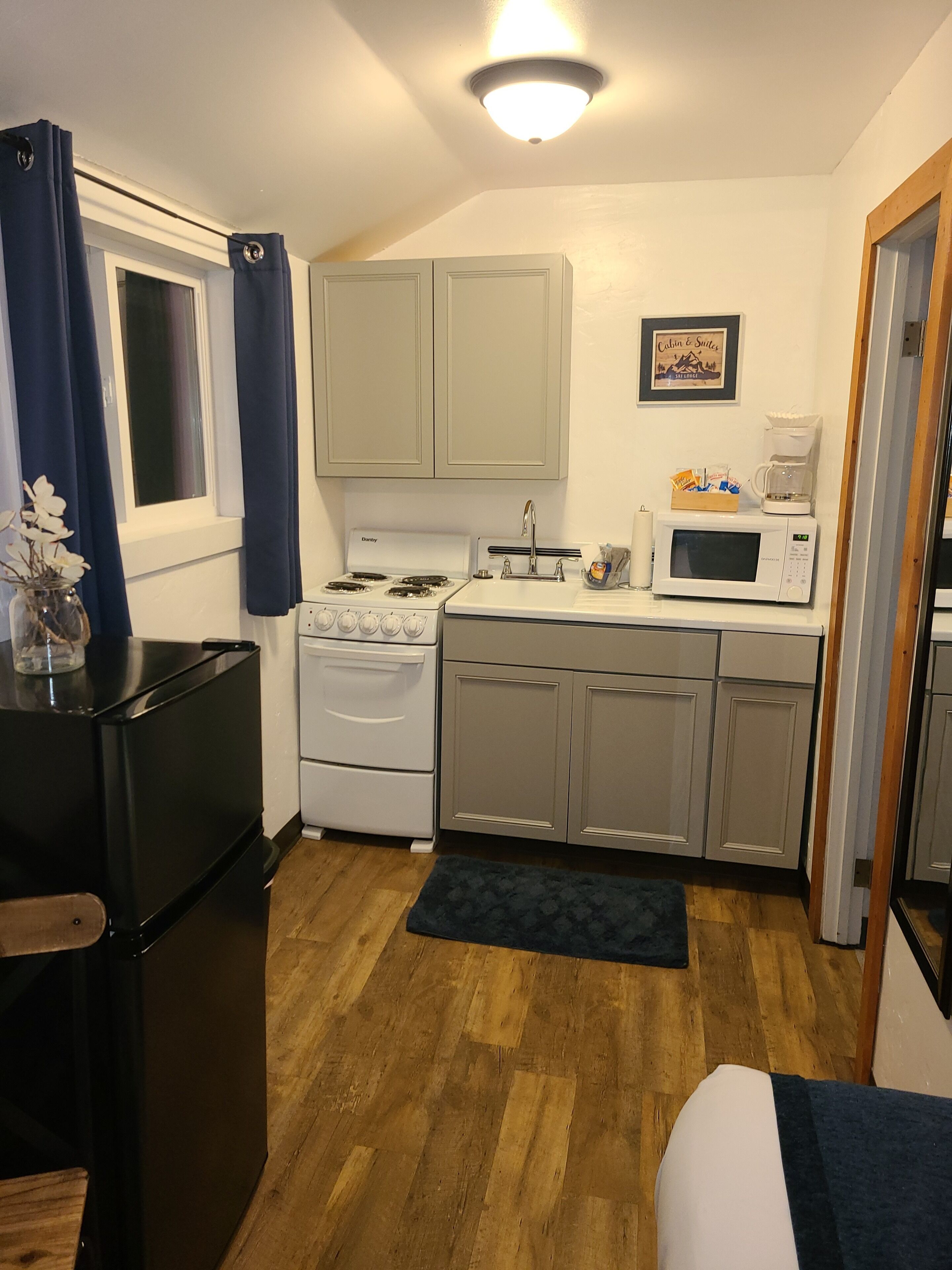 Lamplighter Motel