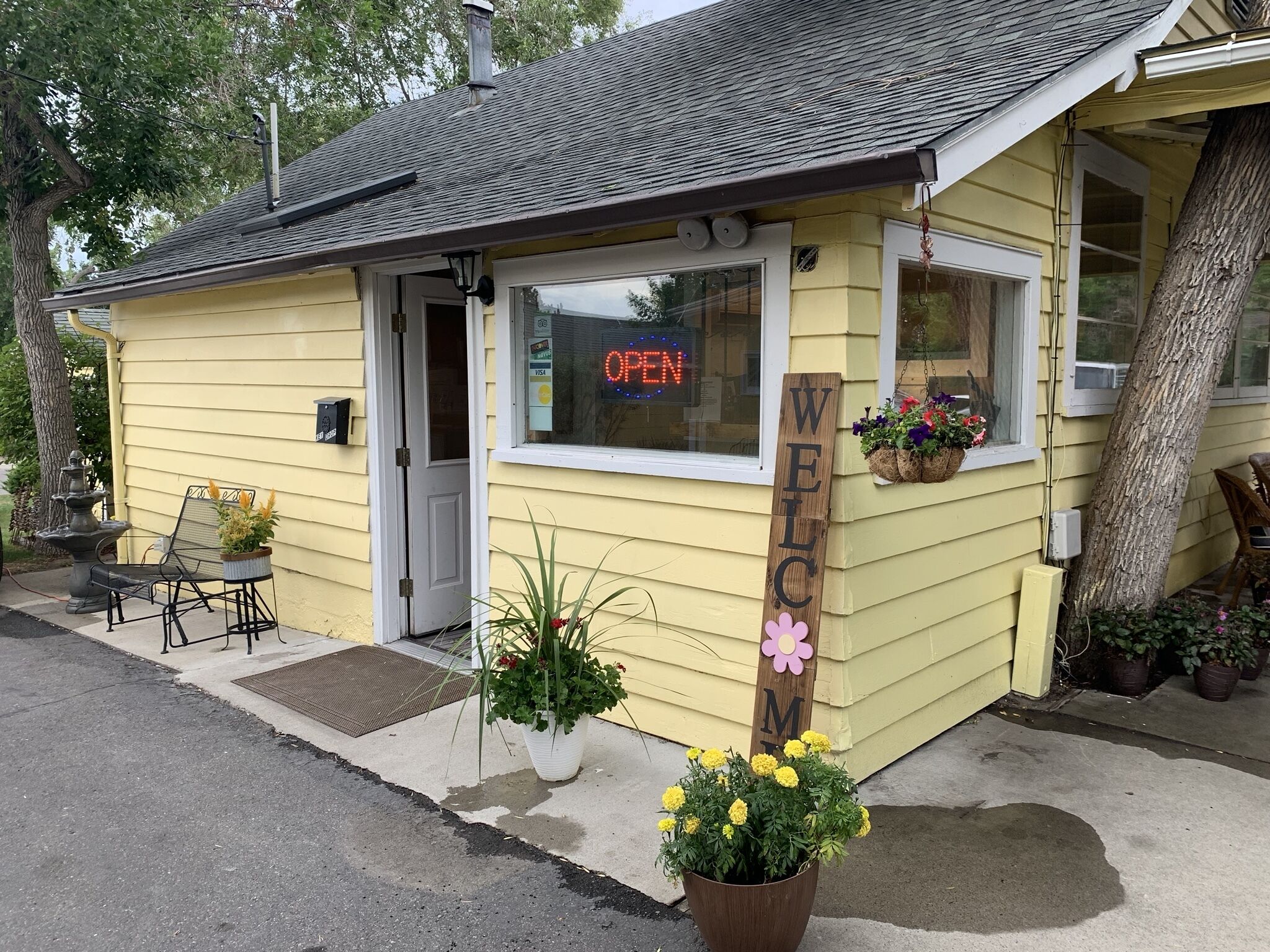 Lamplighter Motel