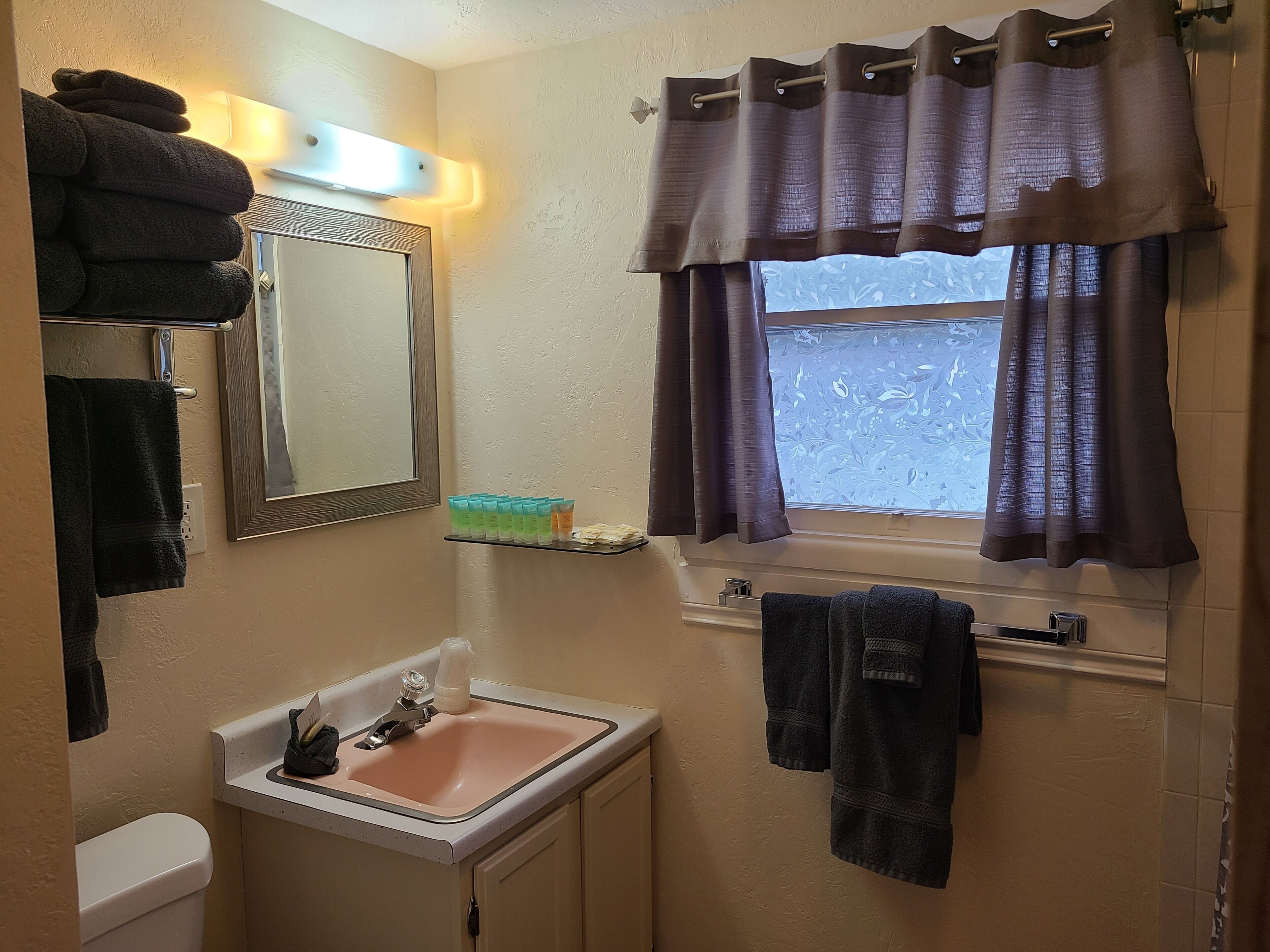 Lamplighter Motel