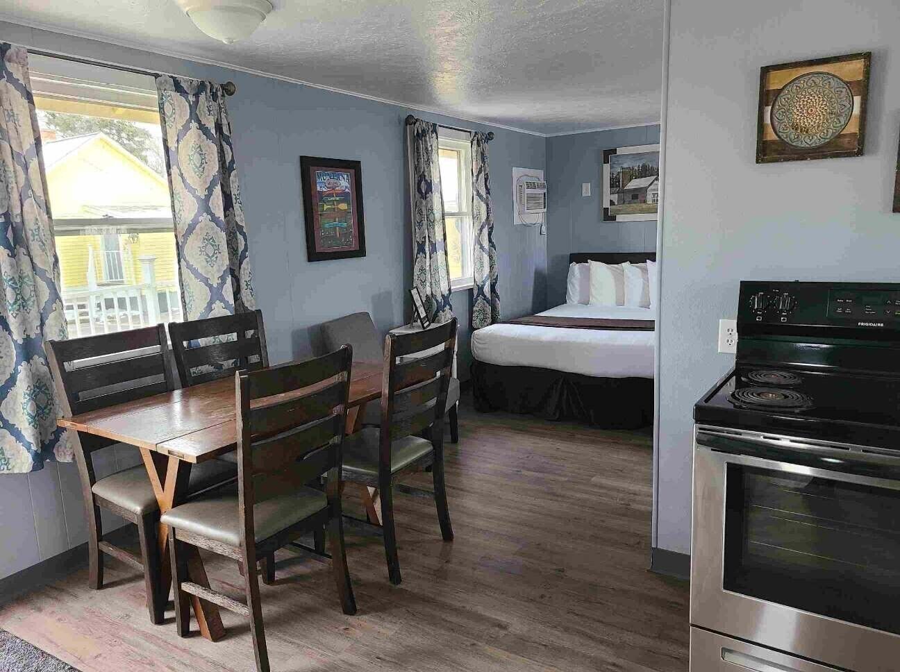 Lamplighter Motel