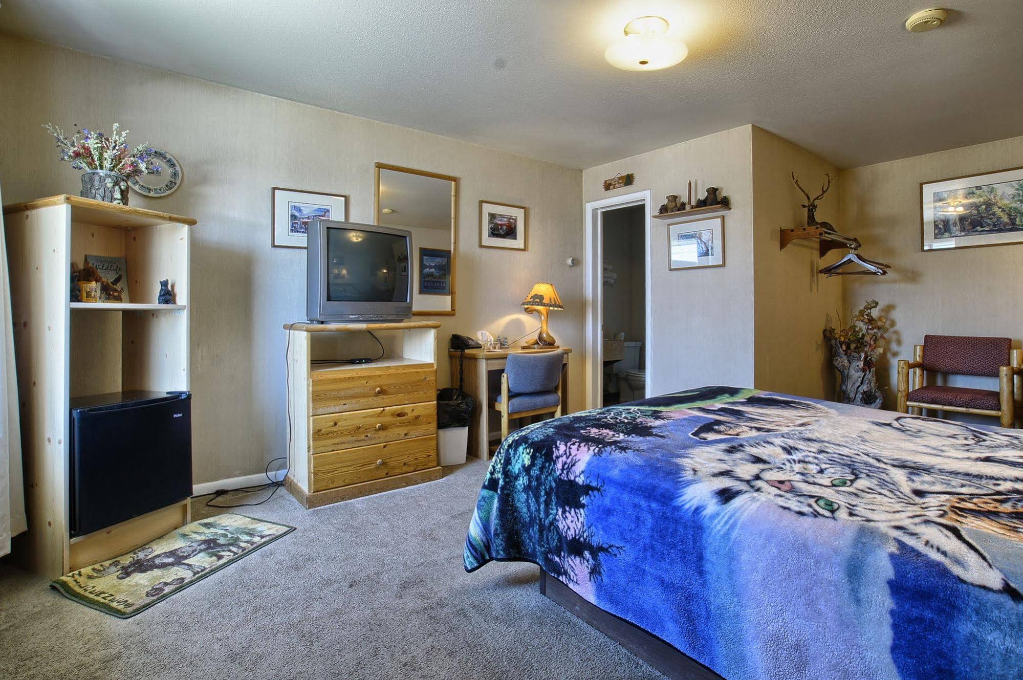 Blue and White Motel