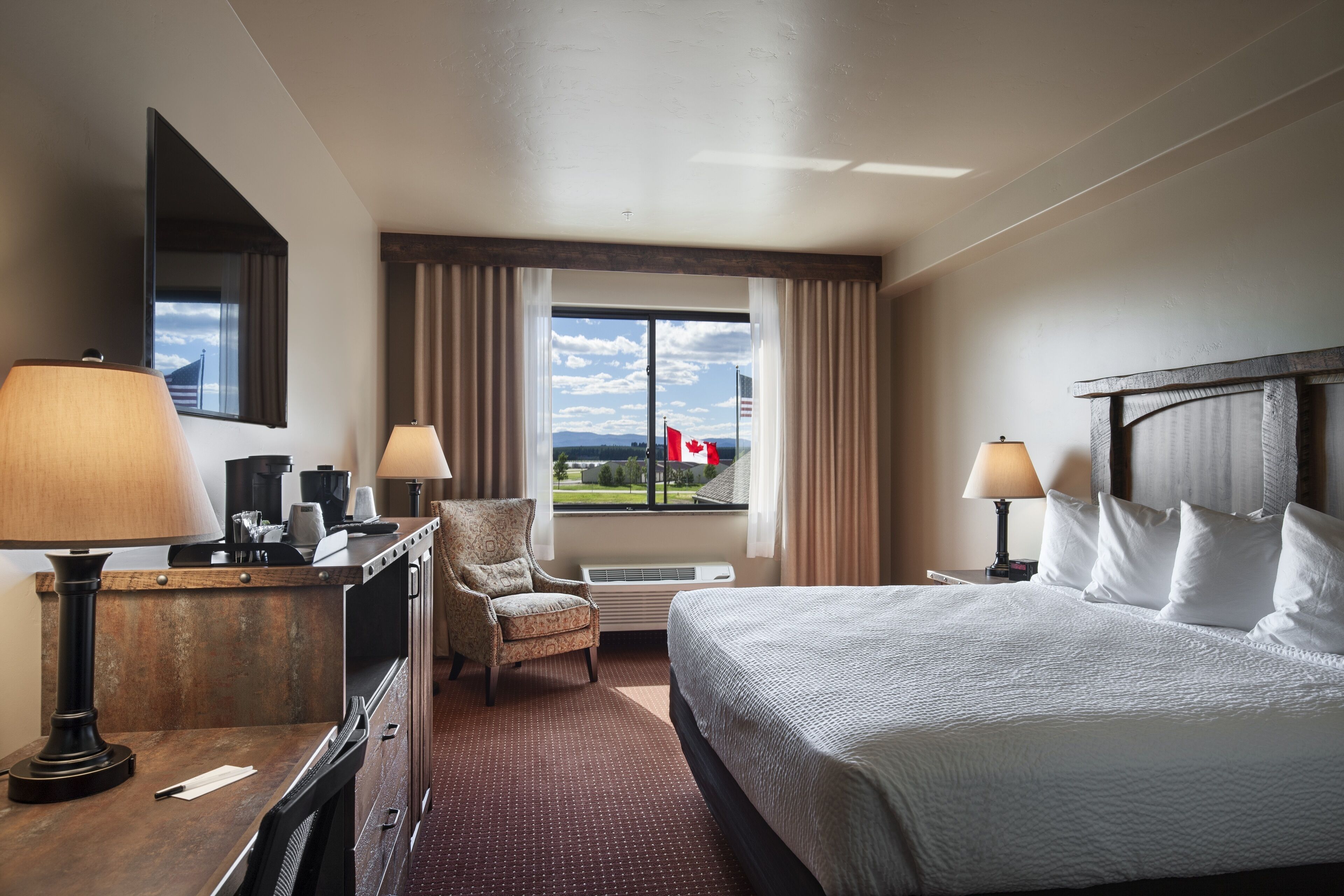 Glacier International Lodge