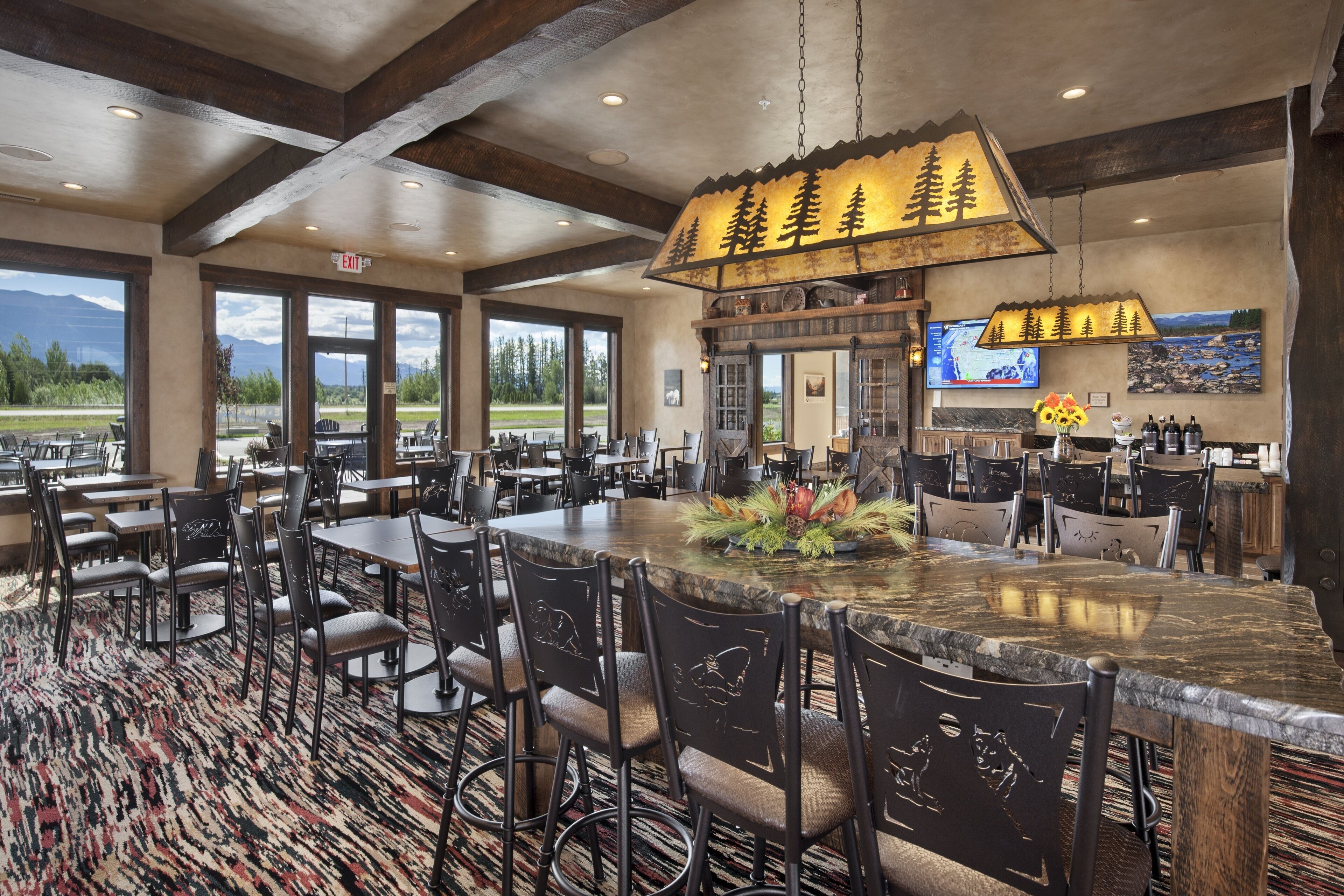 Glacier International Lodge