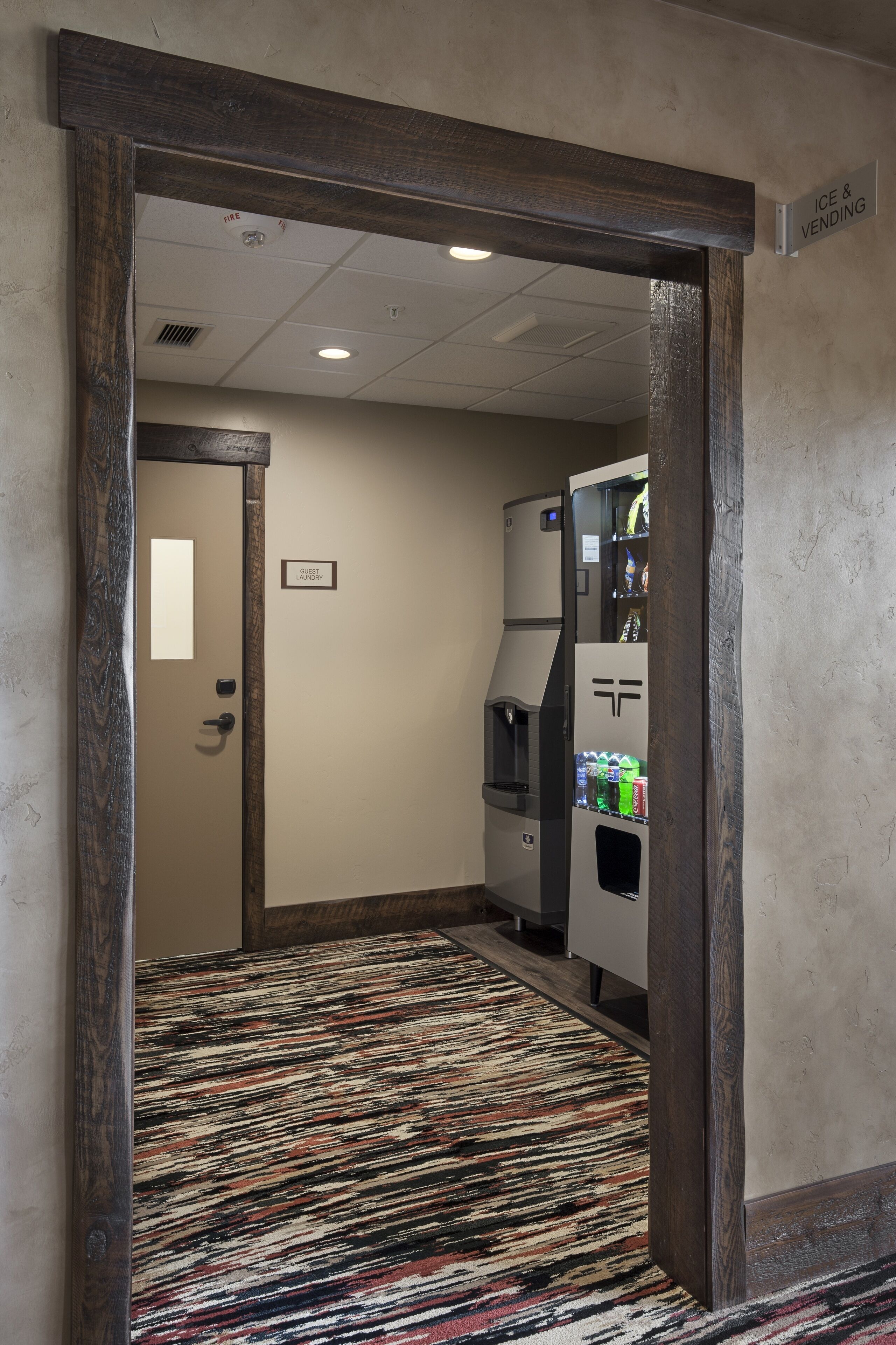 Glacier International Lodge