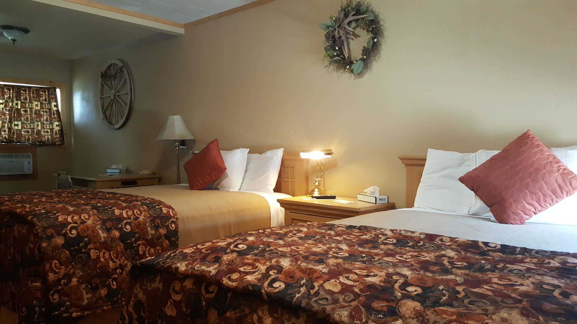 Trails End Motel