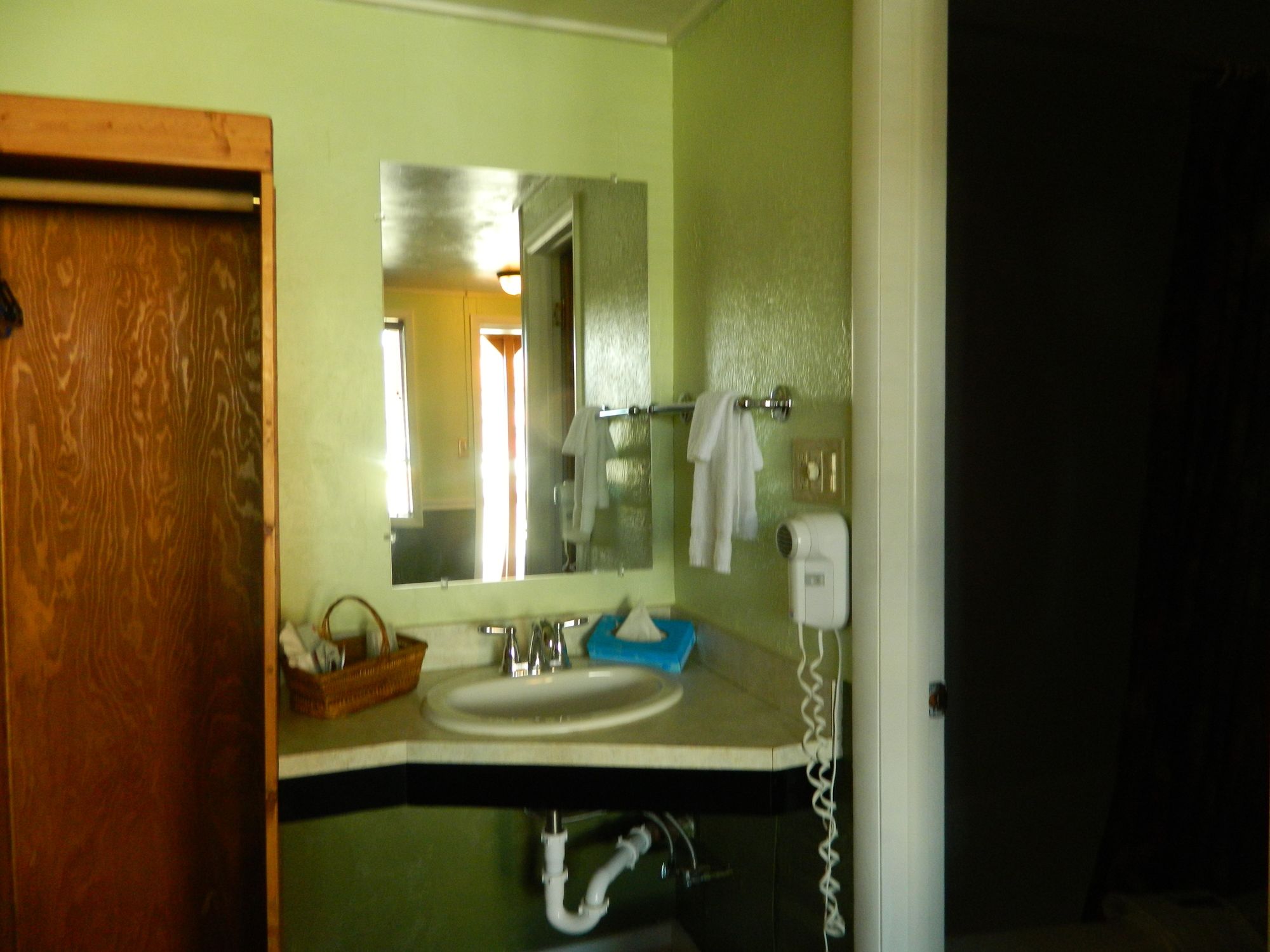 Country Motor Inn