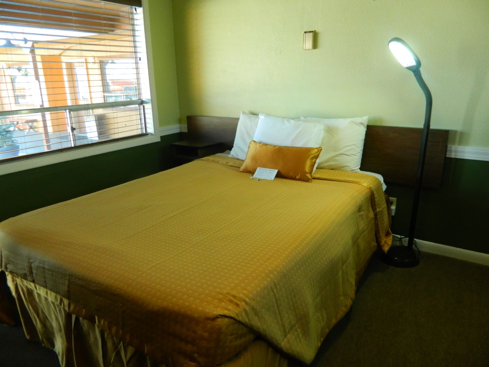 Country Motor Inn