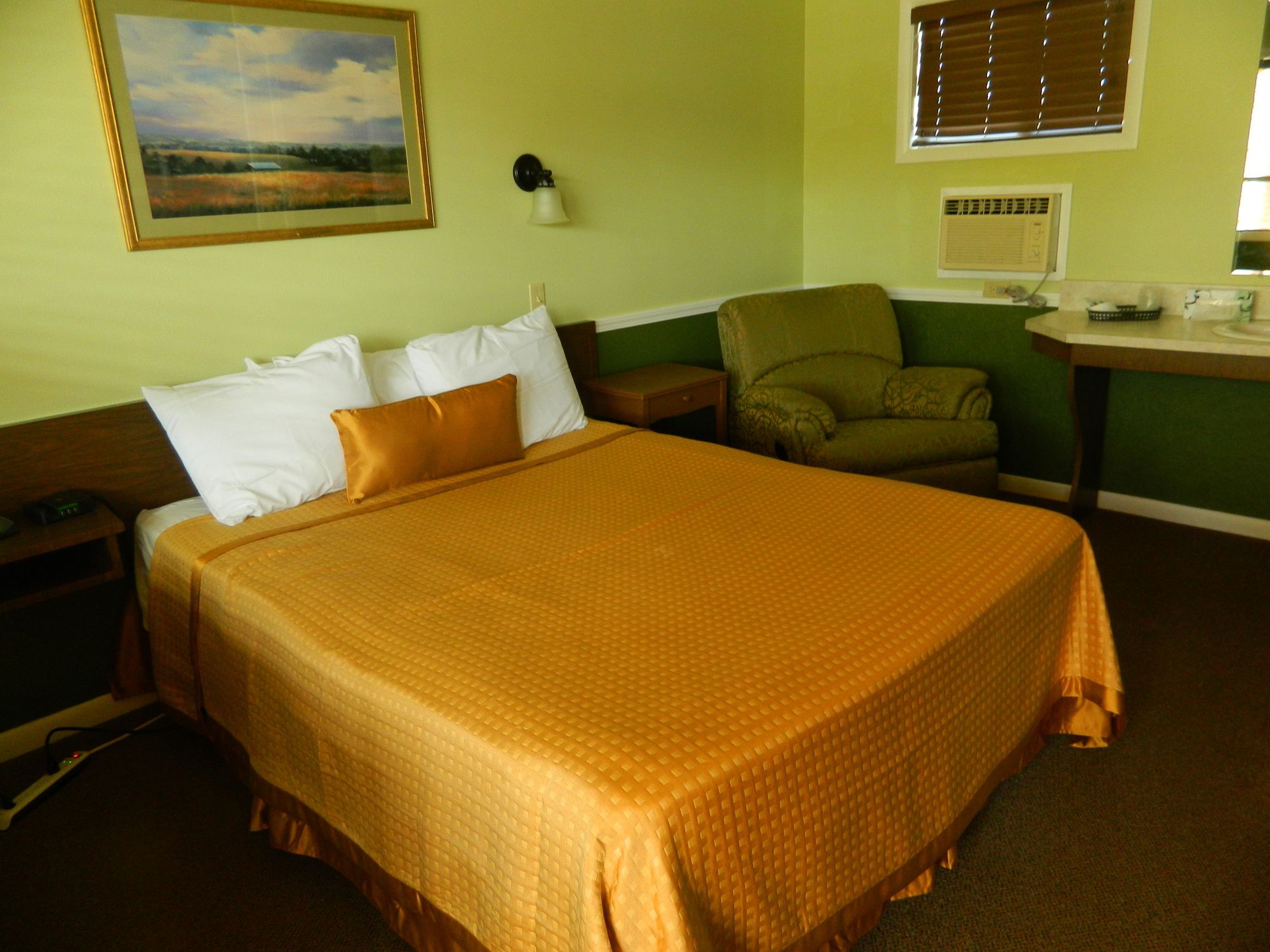 Country Motor Inn