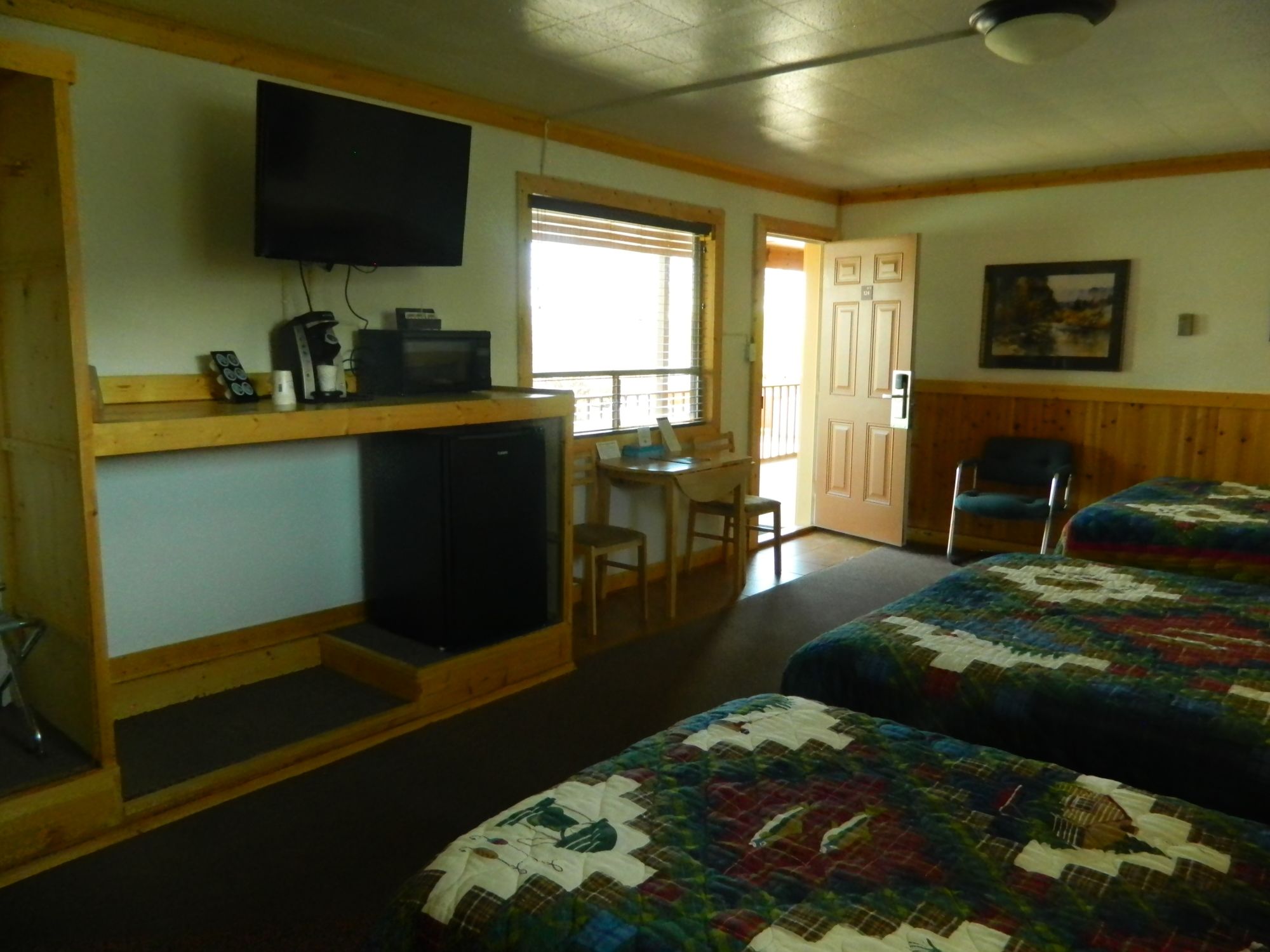 Country Motor Inn