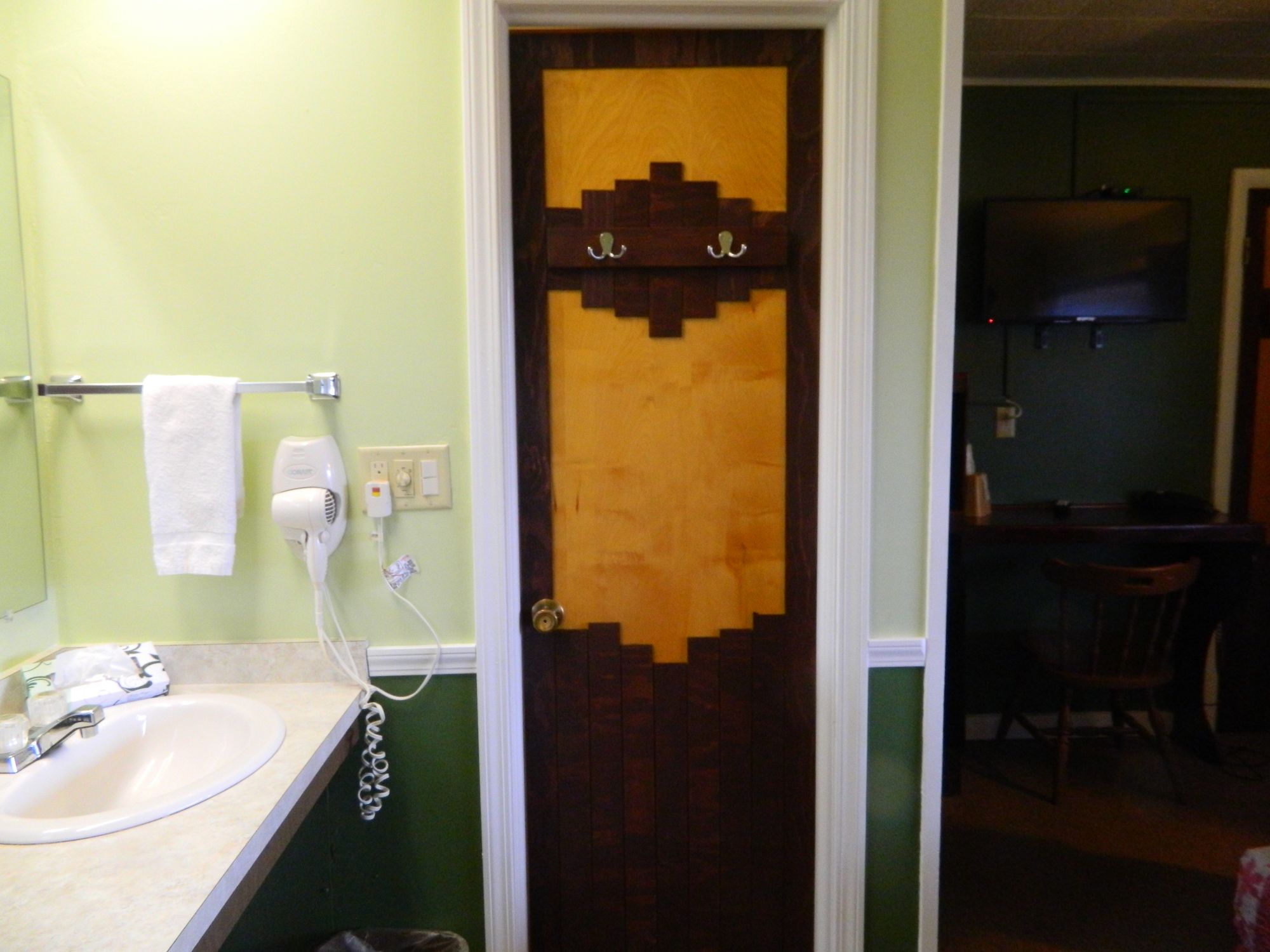 Country Motor Inn
