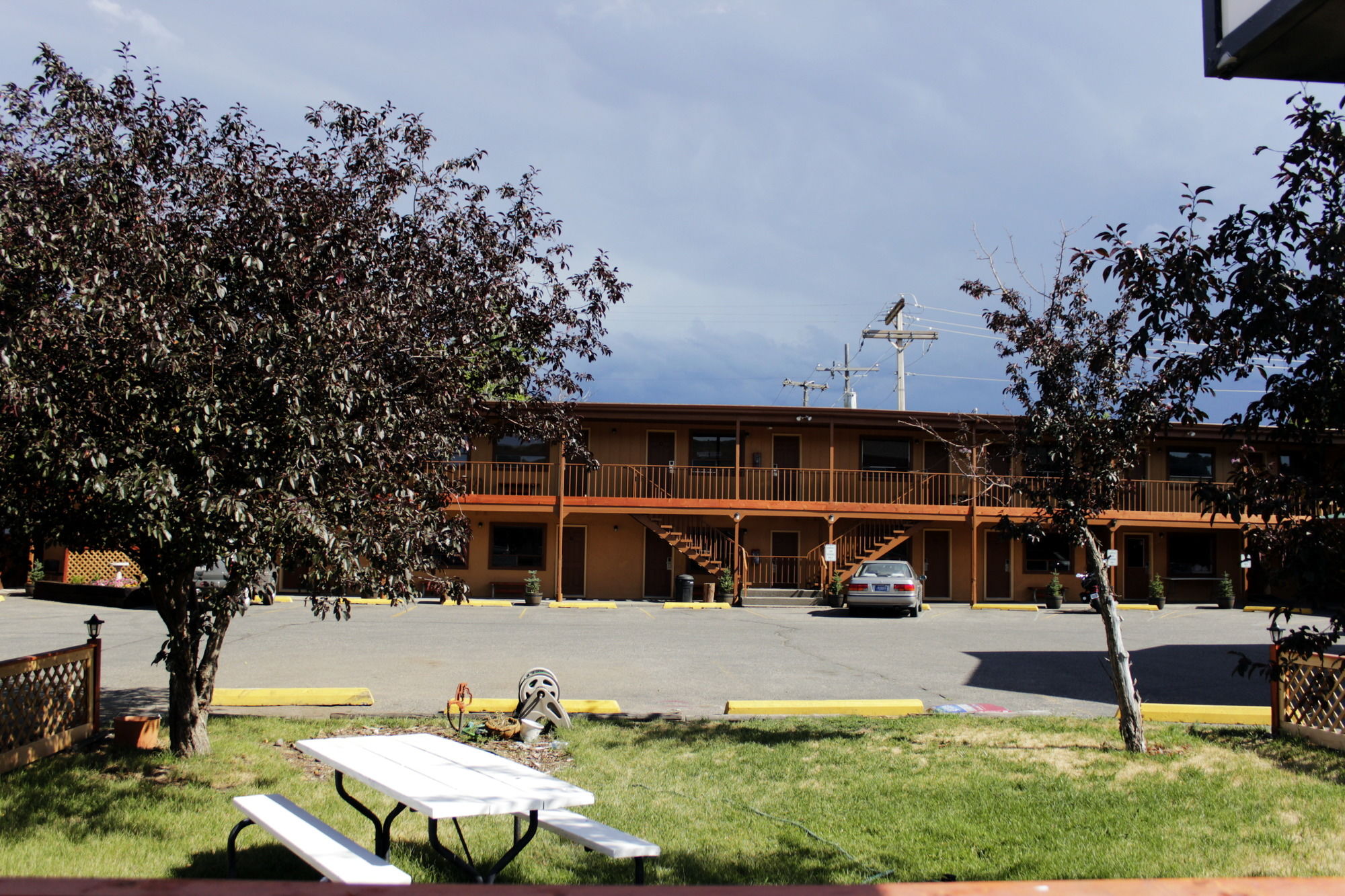 Country Motor Inn