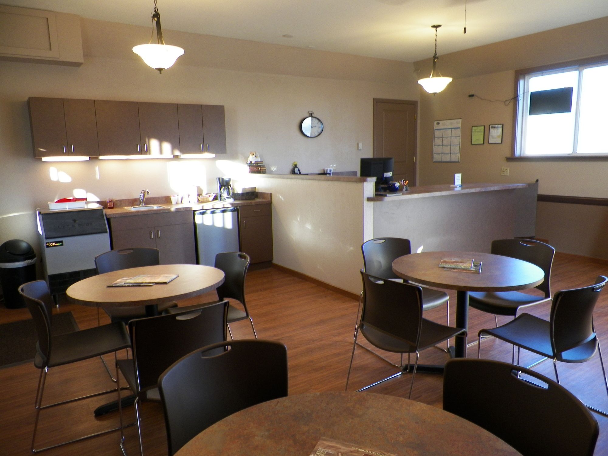 Country Motor Inn