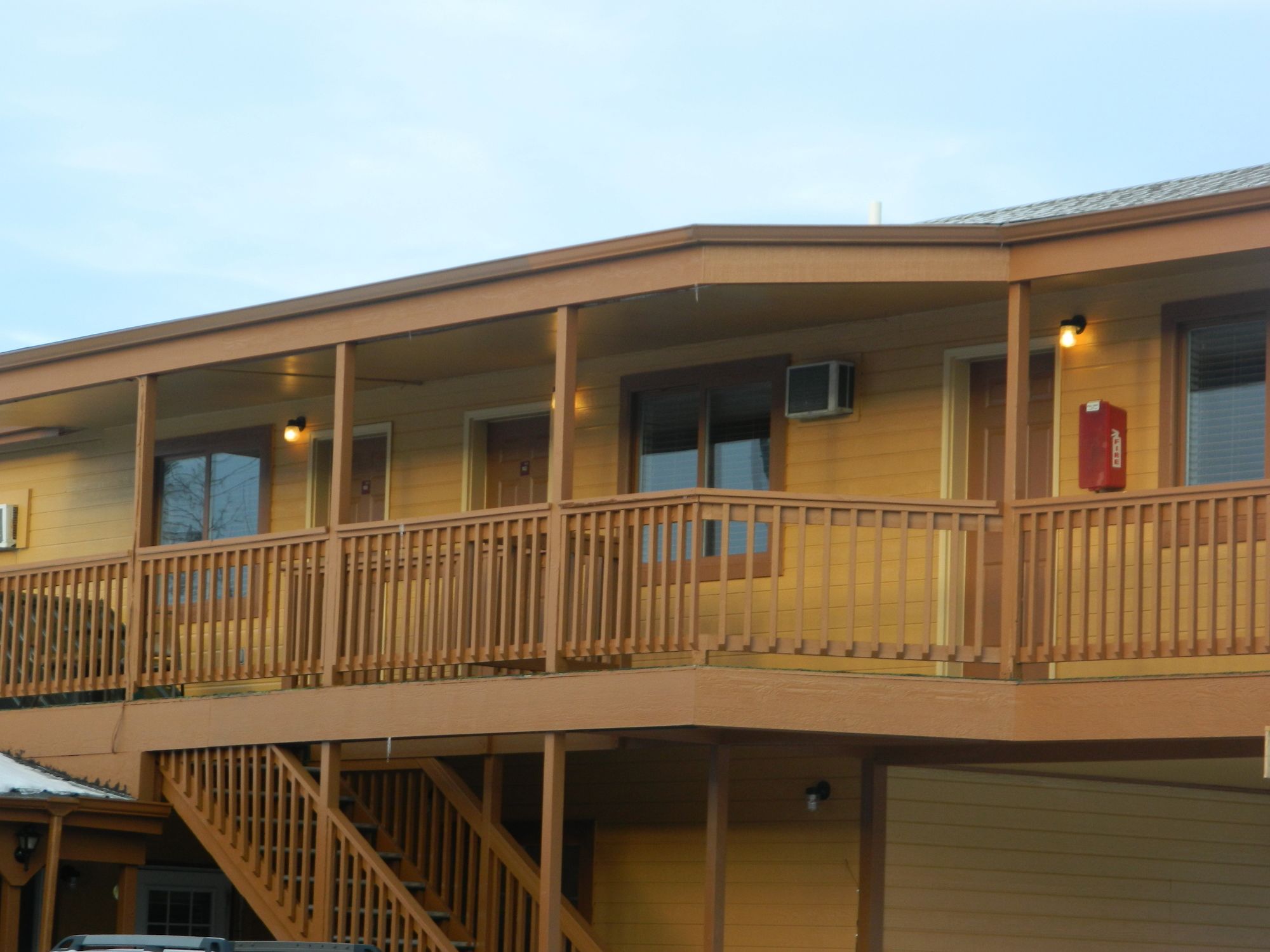 Country Motor Inn