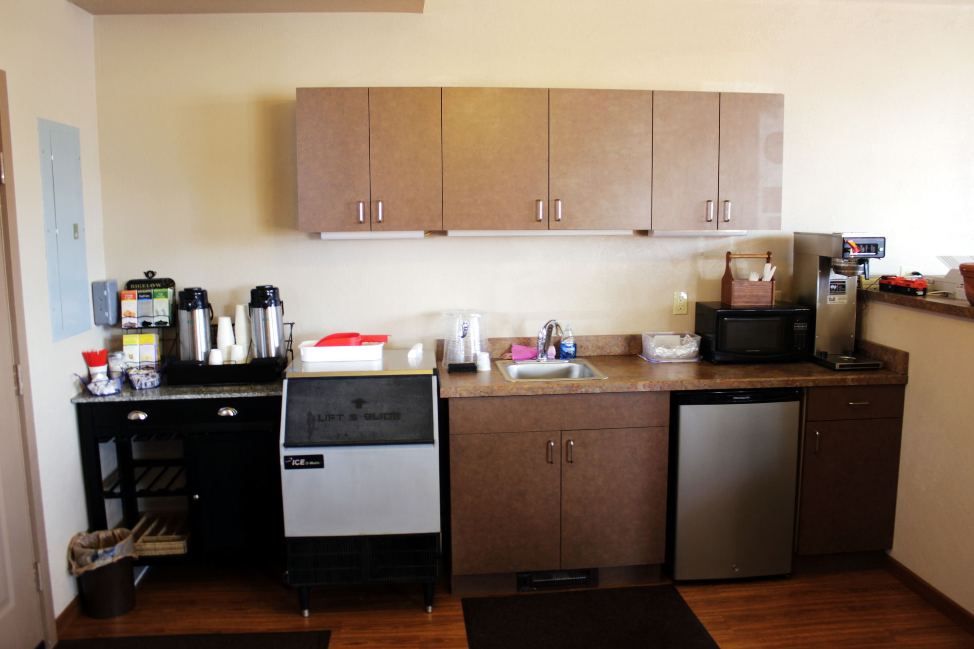 Country Motor Inn