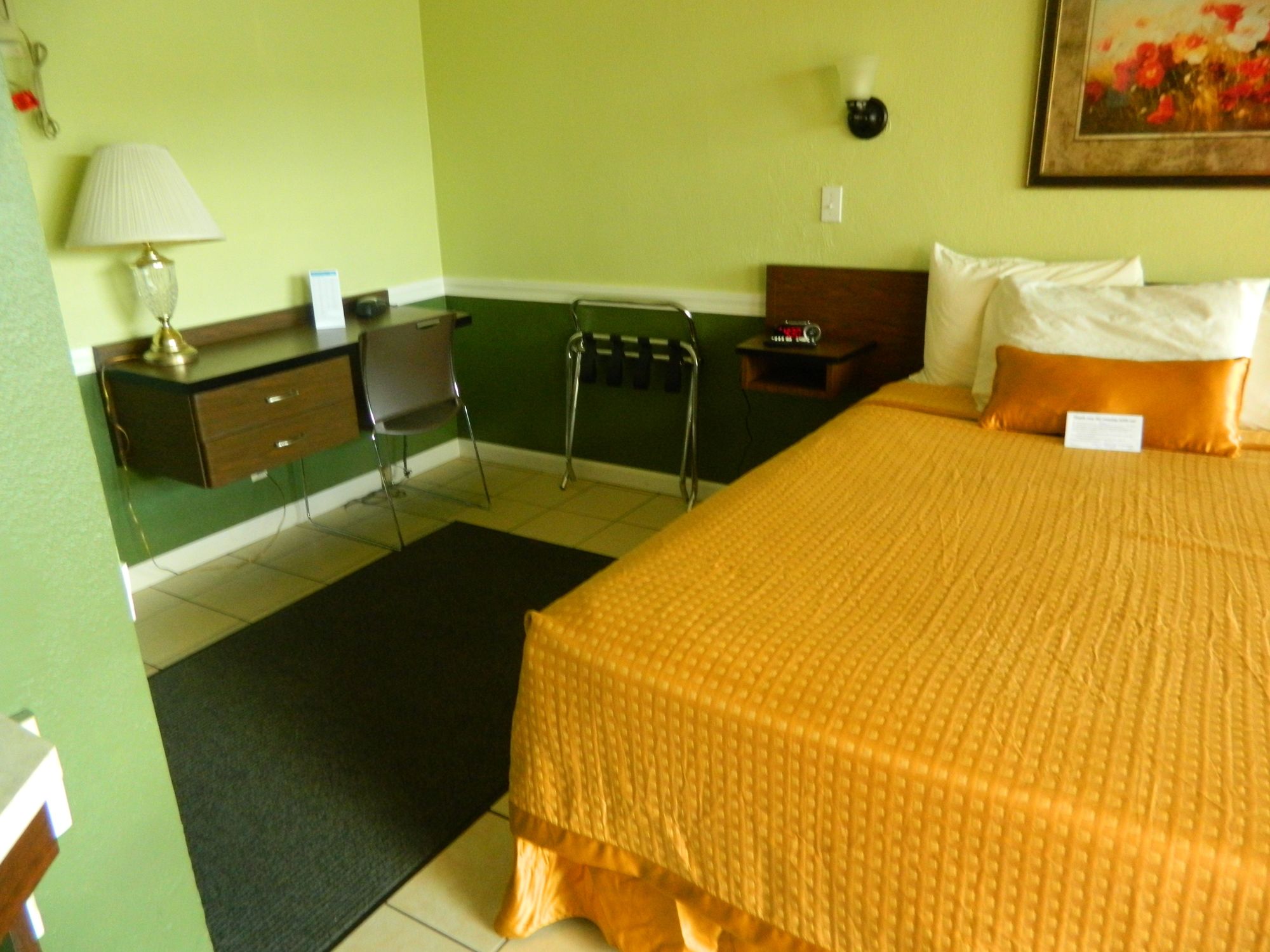 Country Motor Inn